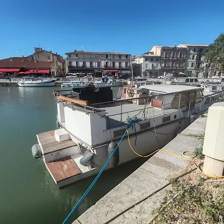 Bateau Vedette Hollandais Centre De Beaucaire ספינת מלון בוקר