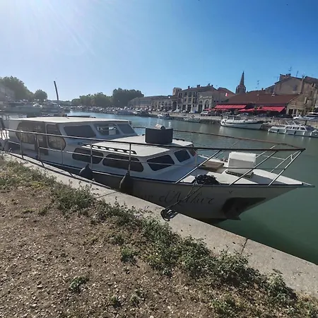 Bateau Vedette Hollandais Centre De Beaucaire ספינת מלון