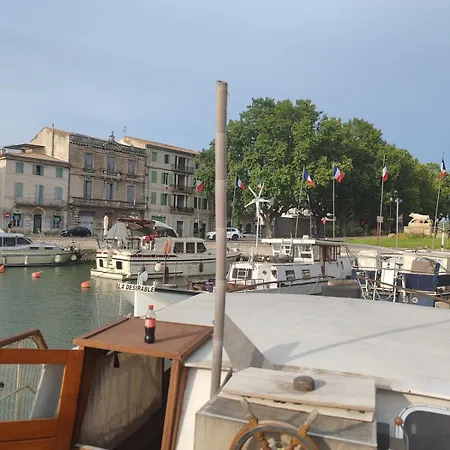 Bateau Vedette Hollandais Centre De Beaucaire *